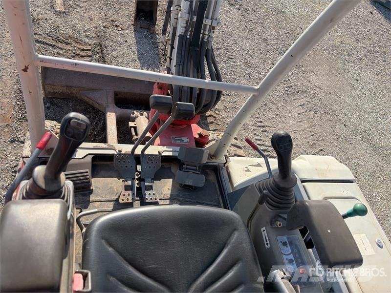 Takeuchi TB235 Mini pelle < 7t