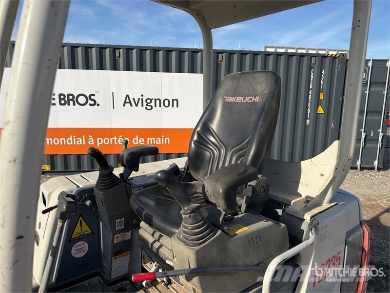 Takeuchi TB235 Mini pelle < 7t