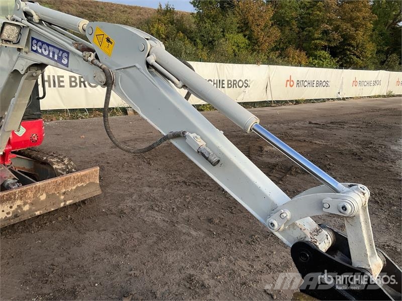 Takeuchi TB23R Mini Excavator Minibagger < 7t