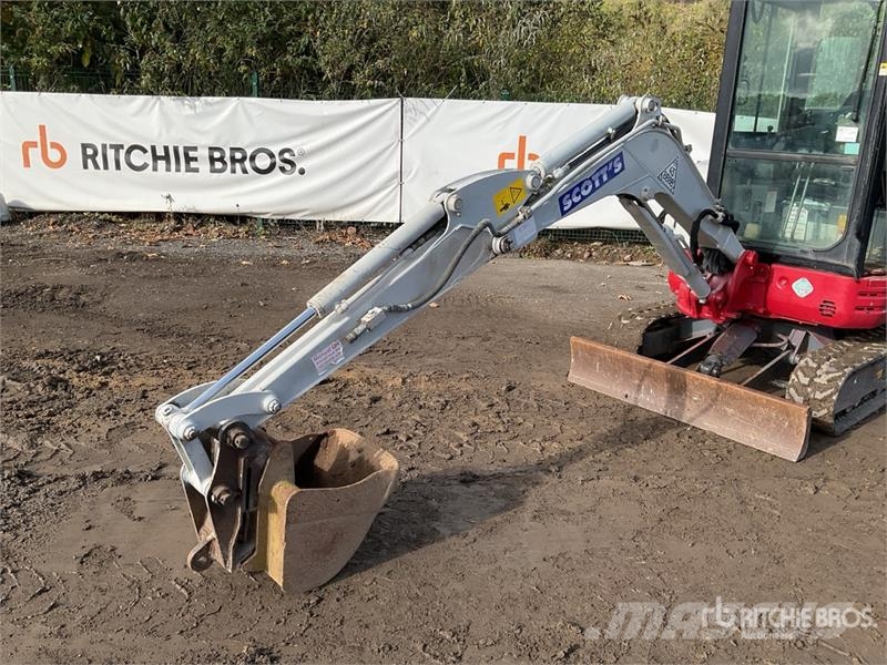 Takeuchi TB23R Mini Excavator Miniescavatori
