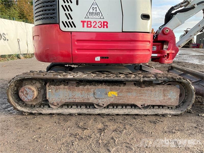 Takeuchi TB23R Mini Excavator Minibagger < 7t