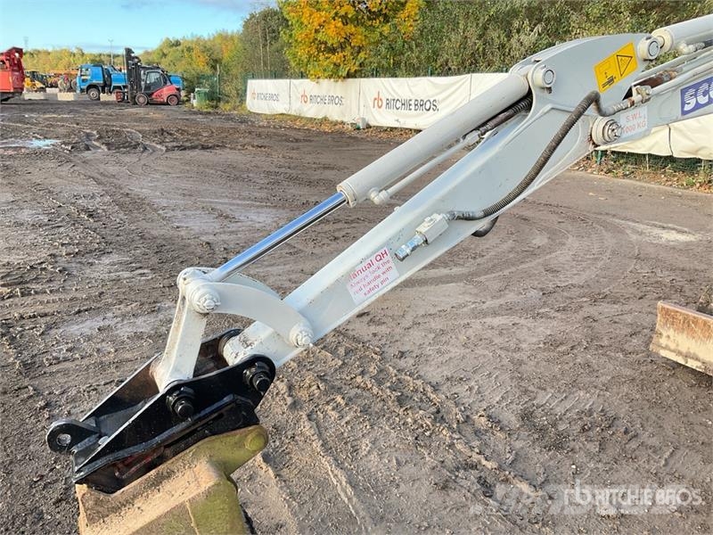 Takeuchi TB23R Mini Excavator Minibagger < 7t