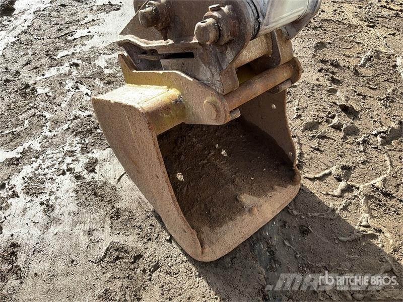 Takeuchi TB23R Mini Excavator Miniescavatori