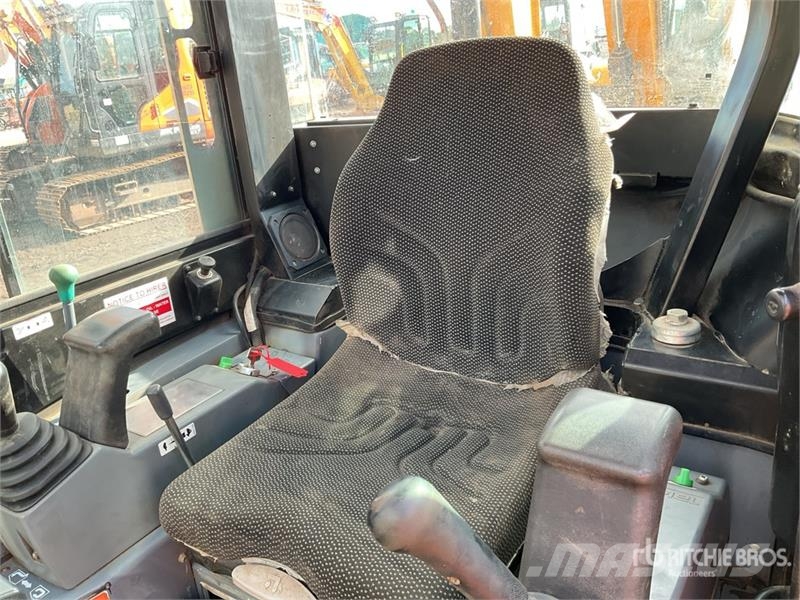 Takeuchi TB23R Mini Excavator Miniescavatori