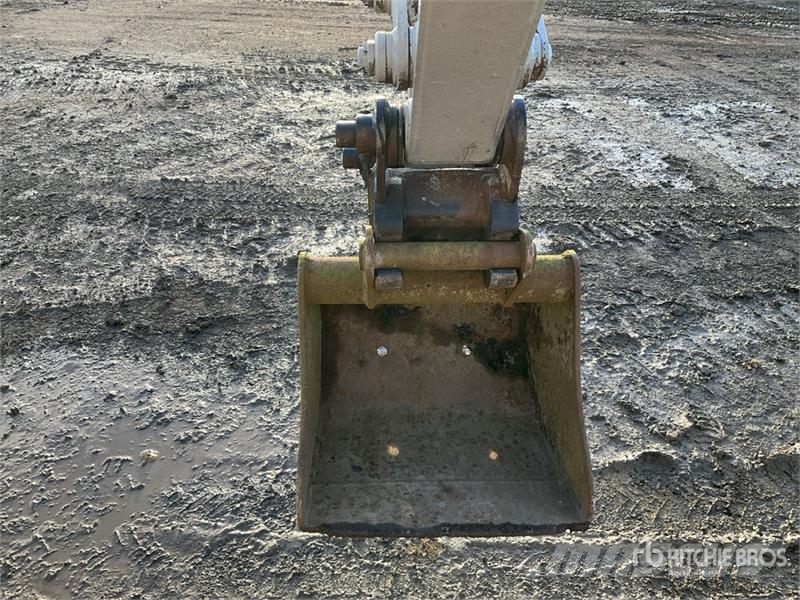 Takeuchi TB23R Mini Excavator Minibagger < 7t