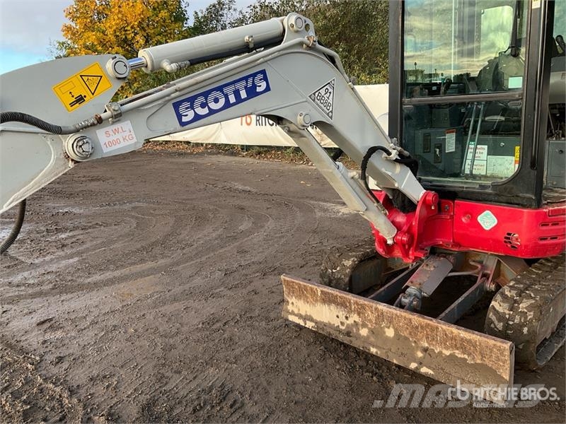 Takeuchi TB23R Mini Excavator Minibagger < 7t