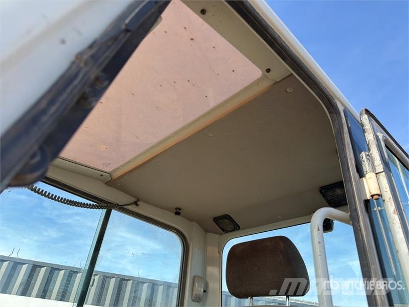 Takeuchi TB250 حفارات صغيرة أقل من 7 طن (حفارات صغيرة)