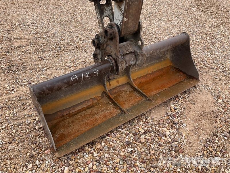 Takeuchi TB250 Mini pelle < 7t