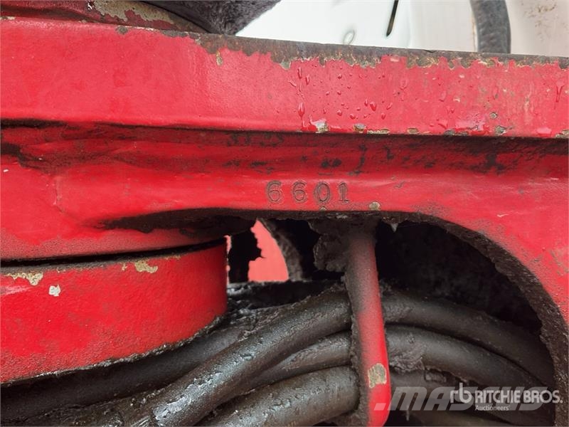 Takeuchi TB250 Mini pelle < 7t