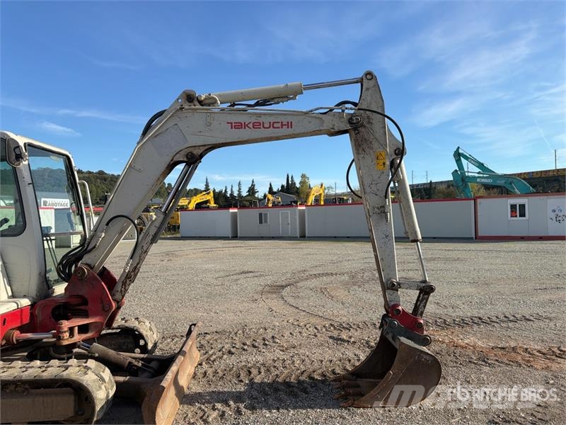 Takeuchi TB250 حفارات صغيرة أقل من 7 طن (حفارات صغيرة)