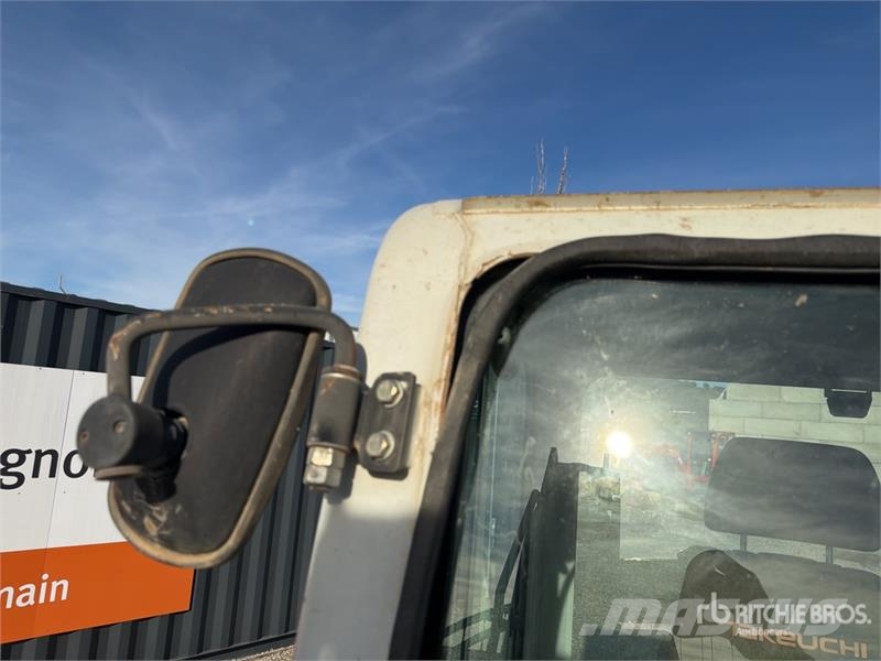 Takeuchi TB250 حفارات صغيرة أقل من 7 طن (حفارات صغيرة)