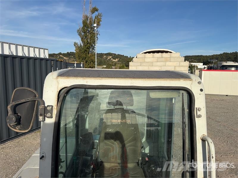 Takeuchi TB250 حفارات صغيرة أقل من 7 طن (حفارات صغيرة)