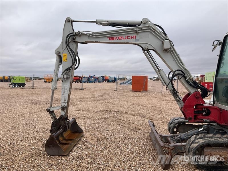Takeuchi TB250 Mini pelle < 7t
