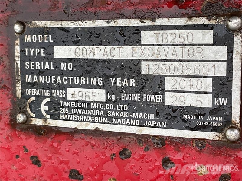 Takeuchi TB250 Mini pelle < 7t