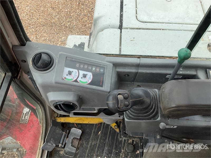 Takeuchi TB250 Mini pelle < 7t