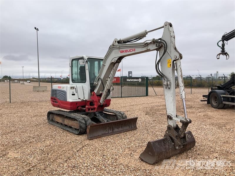 Takeuchi TB250 Mini pelle < 7t