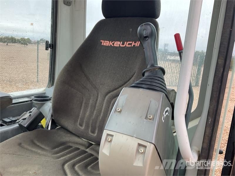 Takeuchi TB250 Mini pelle < 7t