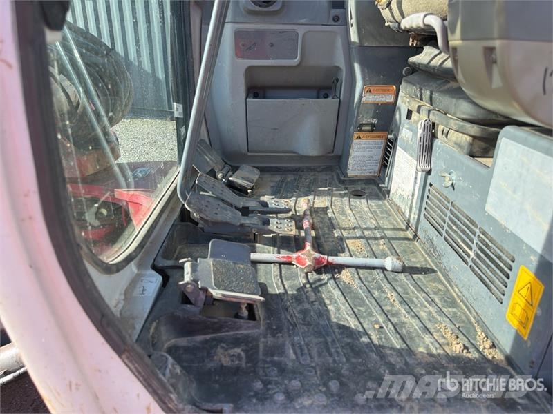 Takeuchi TB250 حفارات صغيرة أقل من 7 طن (حفارات صغيرة)