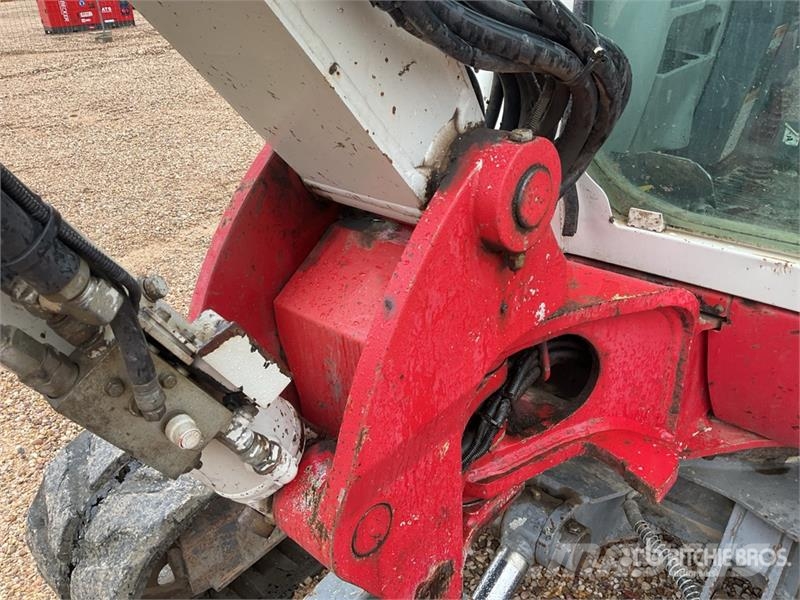 Takeuchi TB250 Mini pelle < 7t