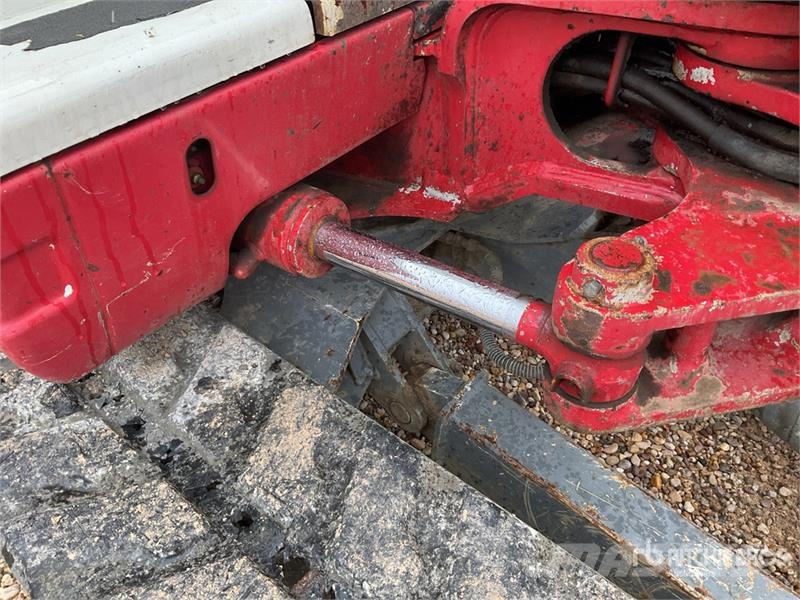 Takeuchi TB250 Mini pelle < 7t