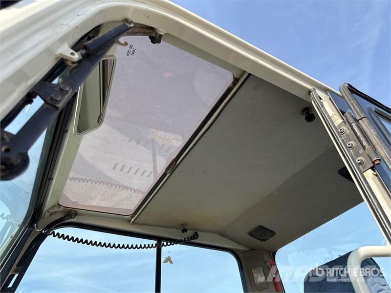 Takeuchi TB290 Верижен екскаватор