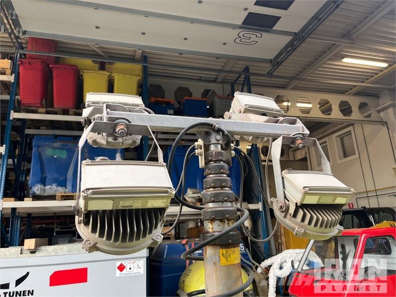 TCP Eco-Lite Light Tower ライトタワー