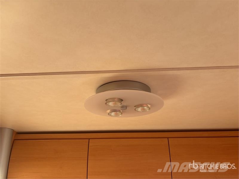 Tec 530P1 Travel King S/A Caravan Lengvieji automobiliai