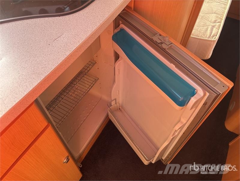 Tec 530P1 Travel King S/A Caravan Lengvieji automobiliai