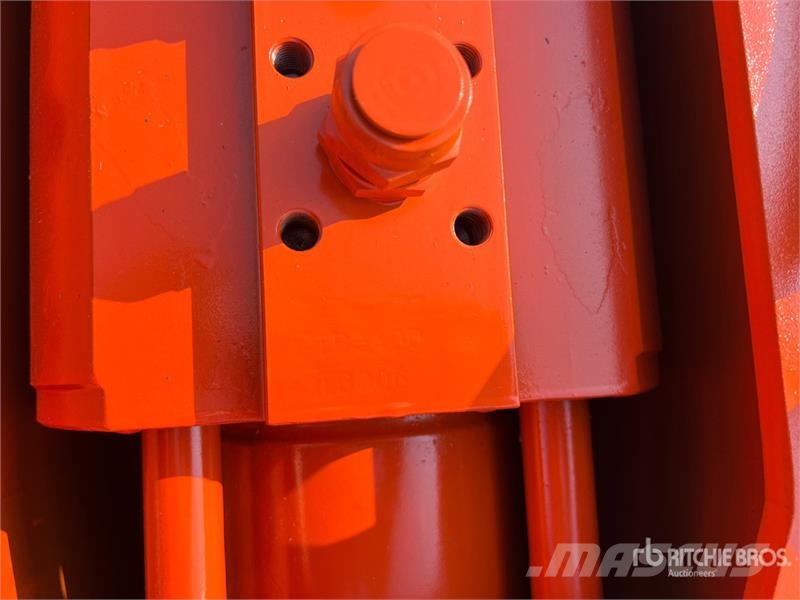 Tecna TB400 Hydraulic Breaker Плуги