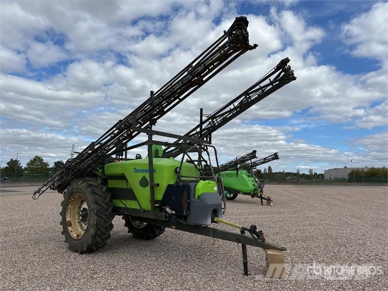 Tecnoma Galaxy 2400 28 m Pulverisateur Traine 28 m S/A Pul Причіпні обприскувачі