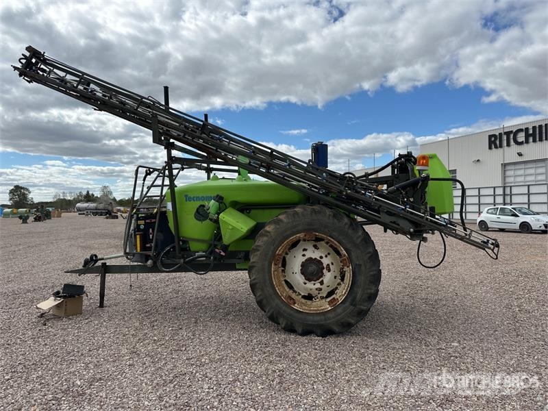 Tecnoma Galaxy 2400 28 m Pulverisateur Traine 28 m S/A Pul Причіпні обприскувачі
