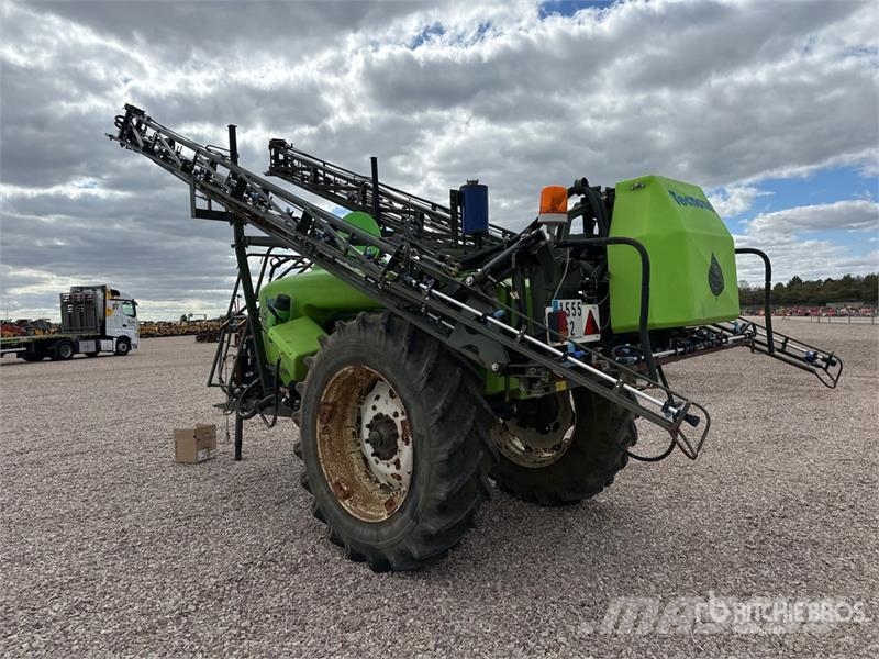 Tecnoma Galaxy 2400 28 m Pulverisateur Traine 28 m S/A Pul Причіпні обприскувачі