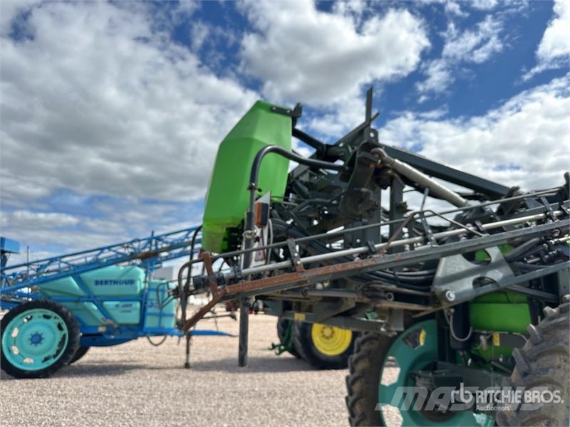 Tecnoma Tecnis 3100 21 m S/A Pulverisateur Traine 21 m S/A Причіпні обприскувачі