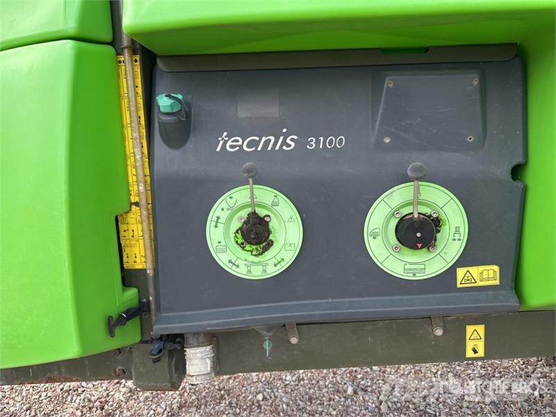 Tecnoma Tecnis 3100 21 m S/A Pulverisateur Traine 21 m S/A Причіпні обприскувачі