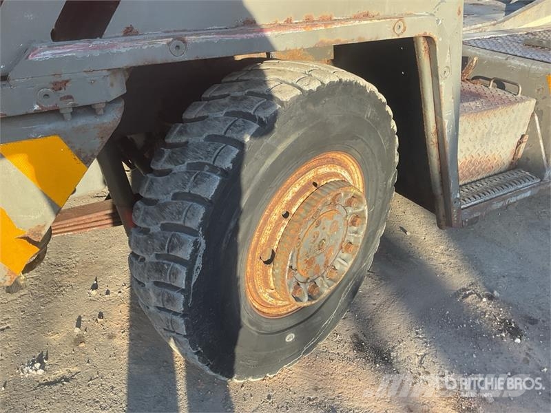 Terberg RT 4X4 4x4 Spotter Truck (Inoperable) Terminal tractors
