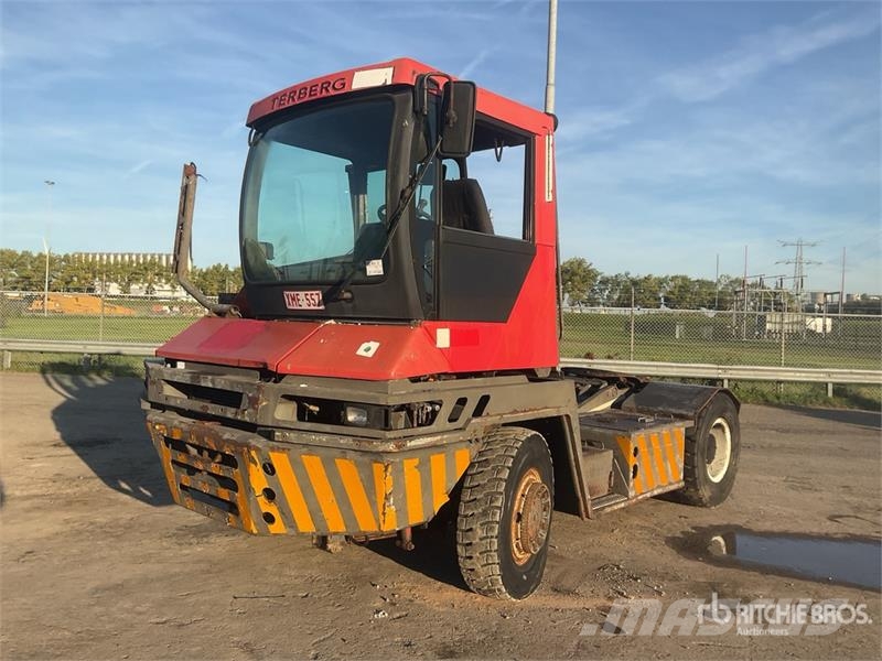 Terberg RT 4x4 Spotter Truck (Inoperable) Terminál targoncák