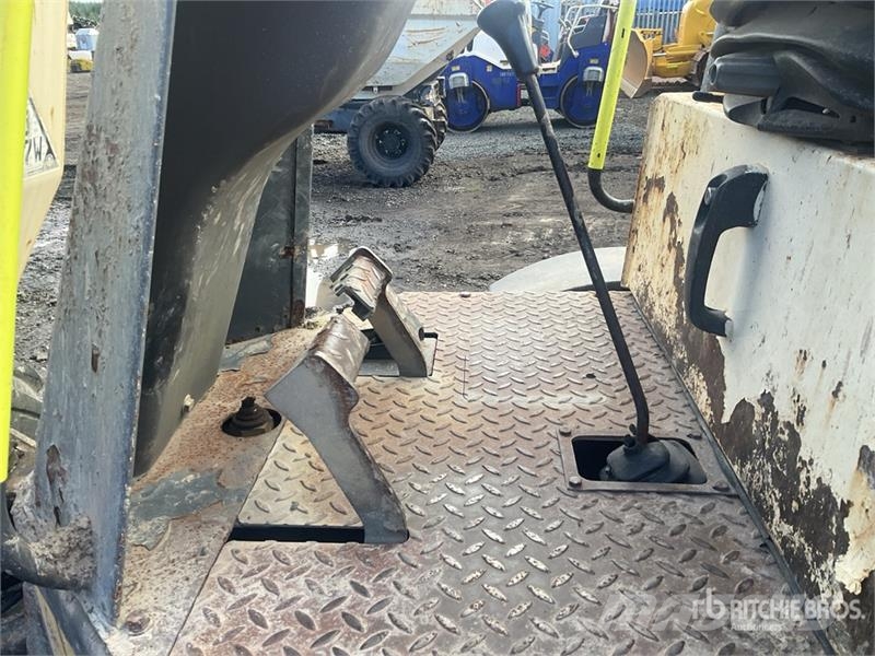 Terex 3 ton 4x4 Swivel Dumper Mini pašizgāzēji