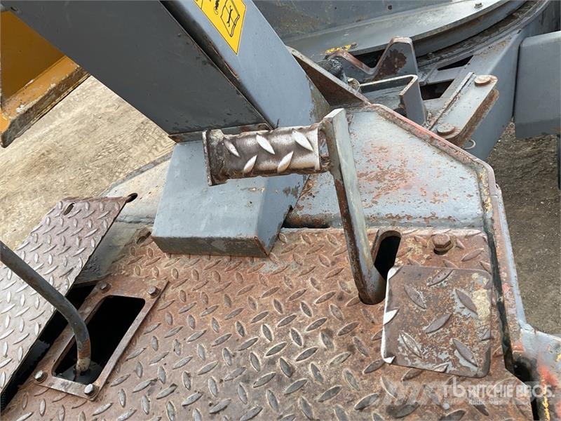 Terex 6005CSFLLA 6 ton 4x4 Swivel Dumper عربات نقل قلابة للمواقع