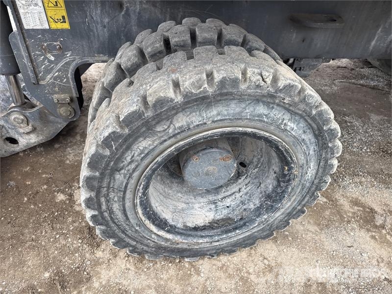 Terex Fuchs MHL320 Pelle De Manutention Wheel Material Handler معدات البناء - غير ذلك