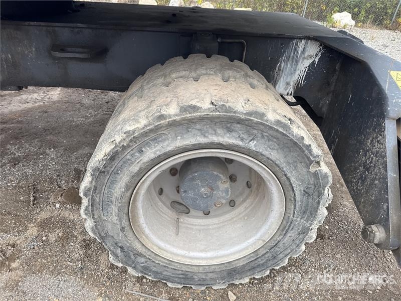 Terex Fuchs MHL320 Pelle De Manutention Wheel Material Handler معدات البناء - غير ذلك