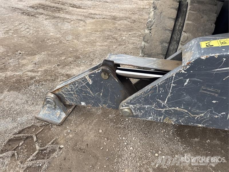 Terex Fuchs MHL320 Pelle De Manutention Wheel Material Handler معدات البناء - غير ذلك