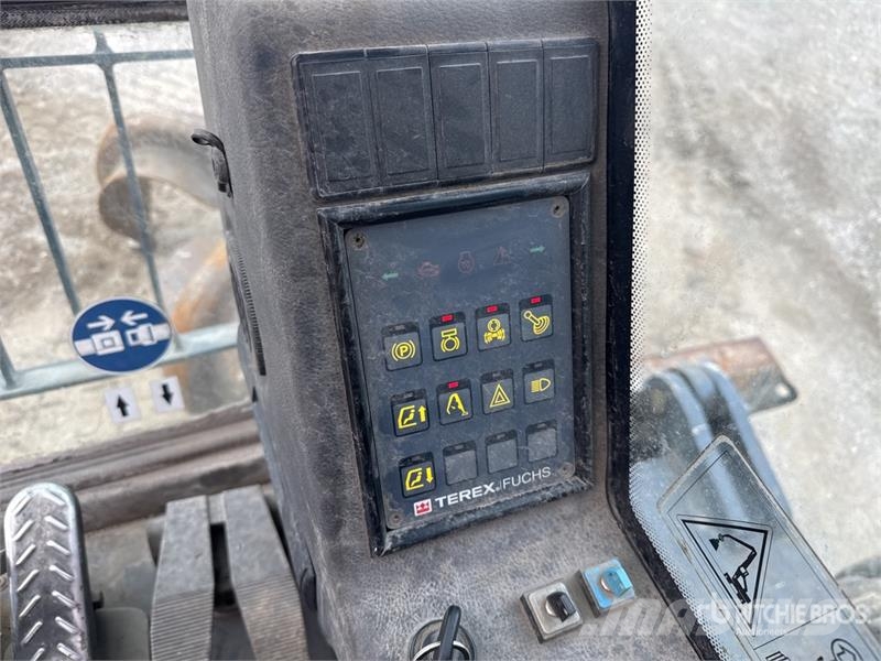 Terex Fuchs MHL320 Pelle De Manutention Wheel Material Handler معدات البناء - غير ذلك