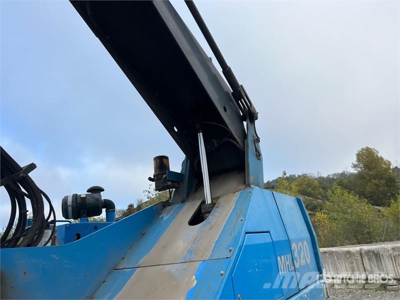 Terex Fuchs MHL320 Pelle De Manutention Wheel Material Handler معدات البناء - غير ذلك