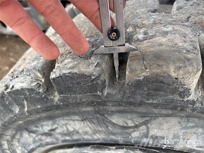 Terex Fuchs MHL320 Pelle De Manutention Wheel Material Handler معدات البناء - غير ذلك