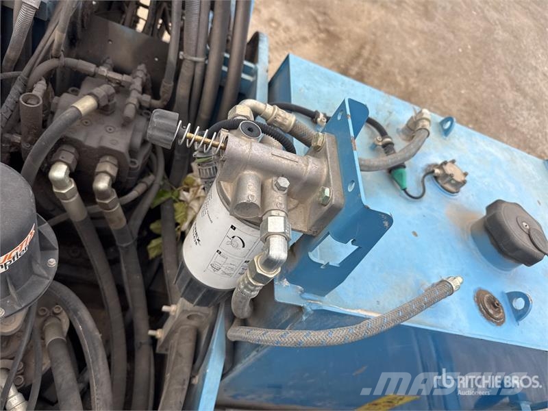 Terex Fuchs MHL320 Pelle De Manutention Wheel Material Handler معدات البناء - غير ذلك