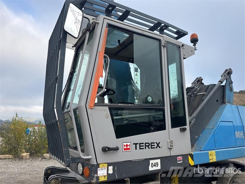 Terex Fuchs MHL320 Pelle De Manutention Wheel Material Handler معدات البناء - غير ذلك