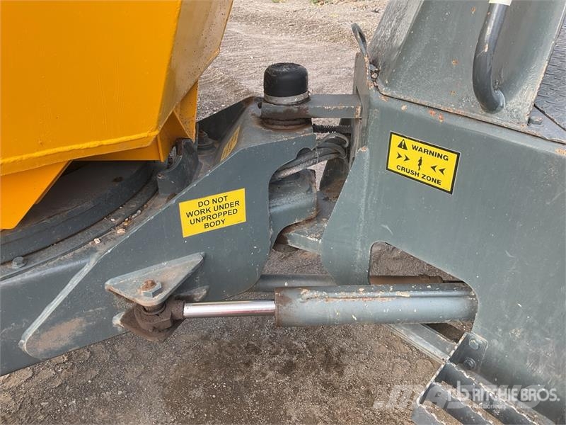Terex TA3sh 4x4 Swivel Dumper Mini pašizgāzēji
