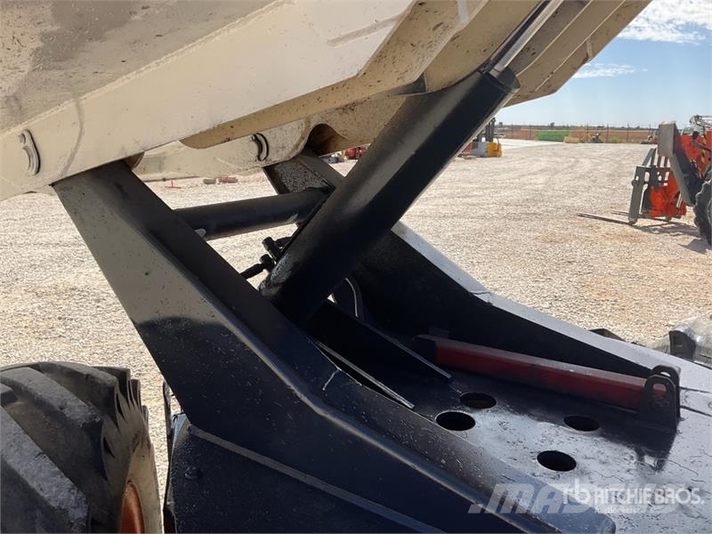 Terex TA65 4x4 Swivel Dumper عربات نقل قلابة للمواقع