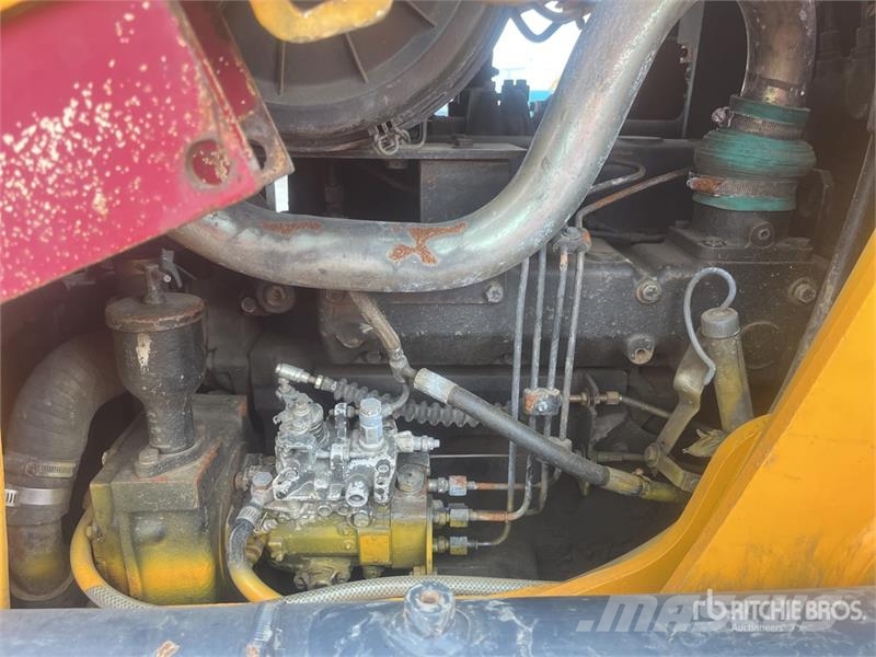 Terex TLB 844 SX4 4x4 Backhoe Loader Ekskavaatorlaadurid