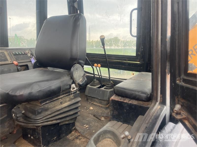 Terex TLB 844 SX4 4x4 Backhoe Loader Ekskavaatorlaadurid